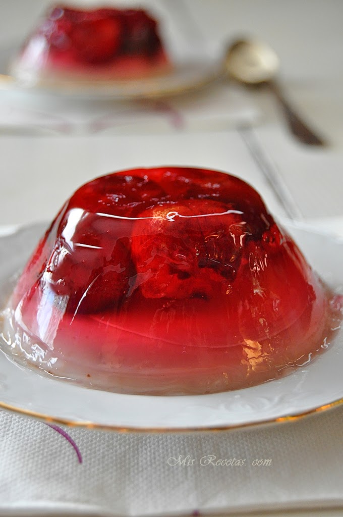 Aspic of cherries with panna cotta base
