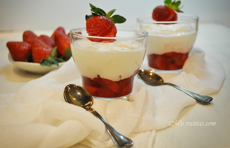 Strawberries with yogurt mousse